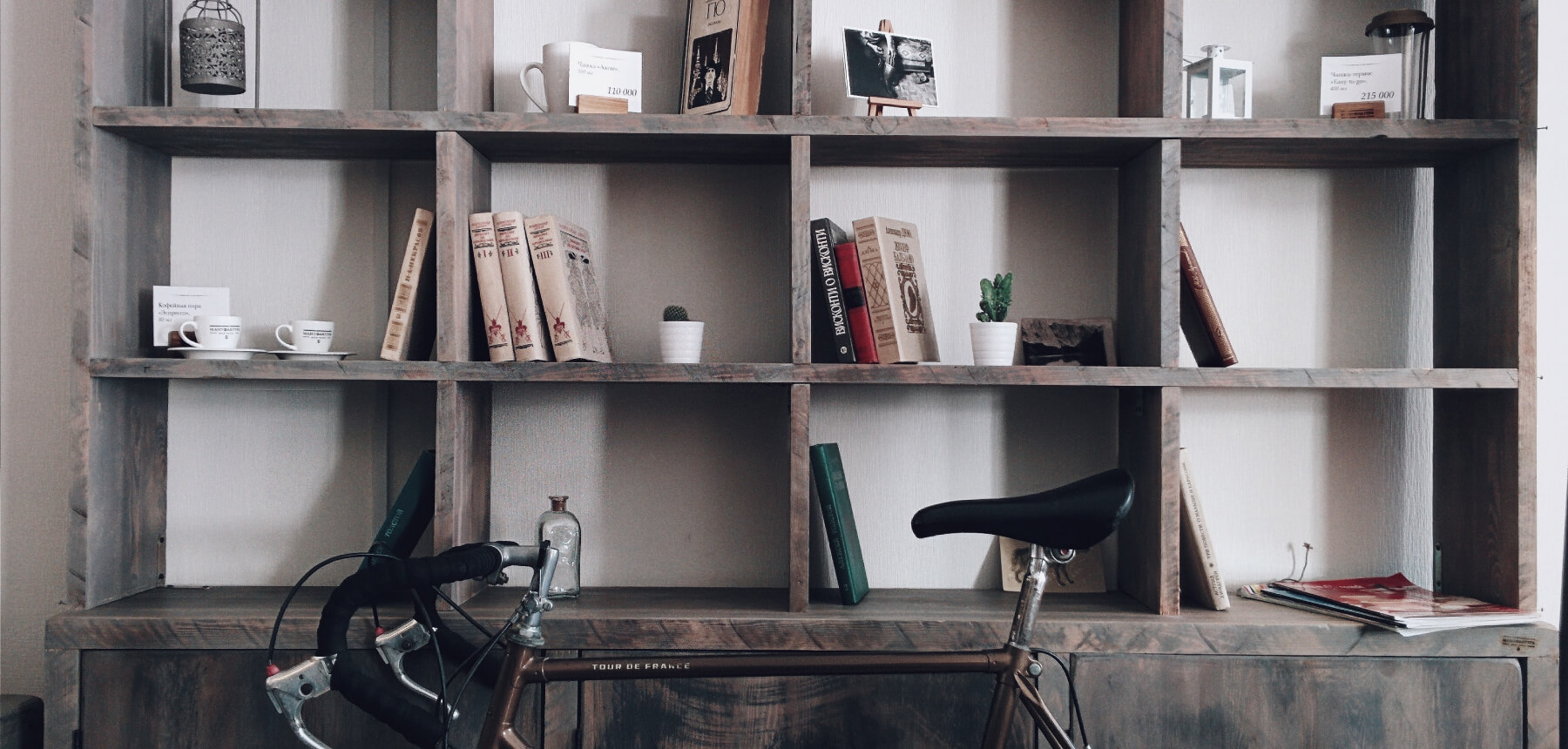 Bike and bookshelf hero-08